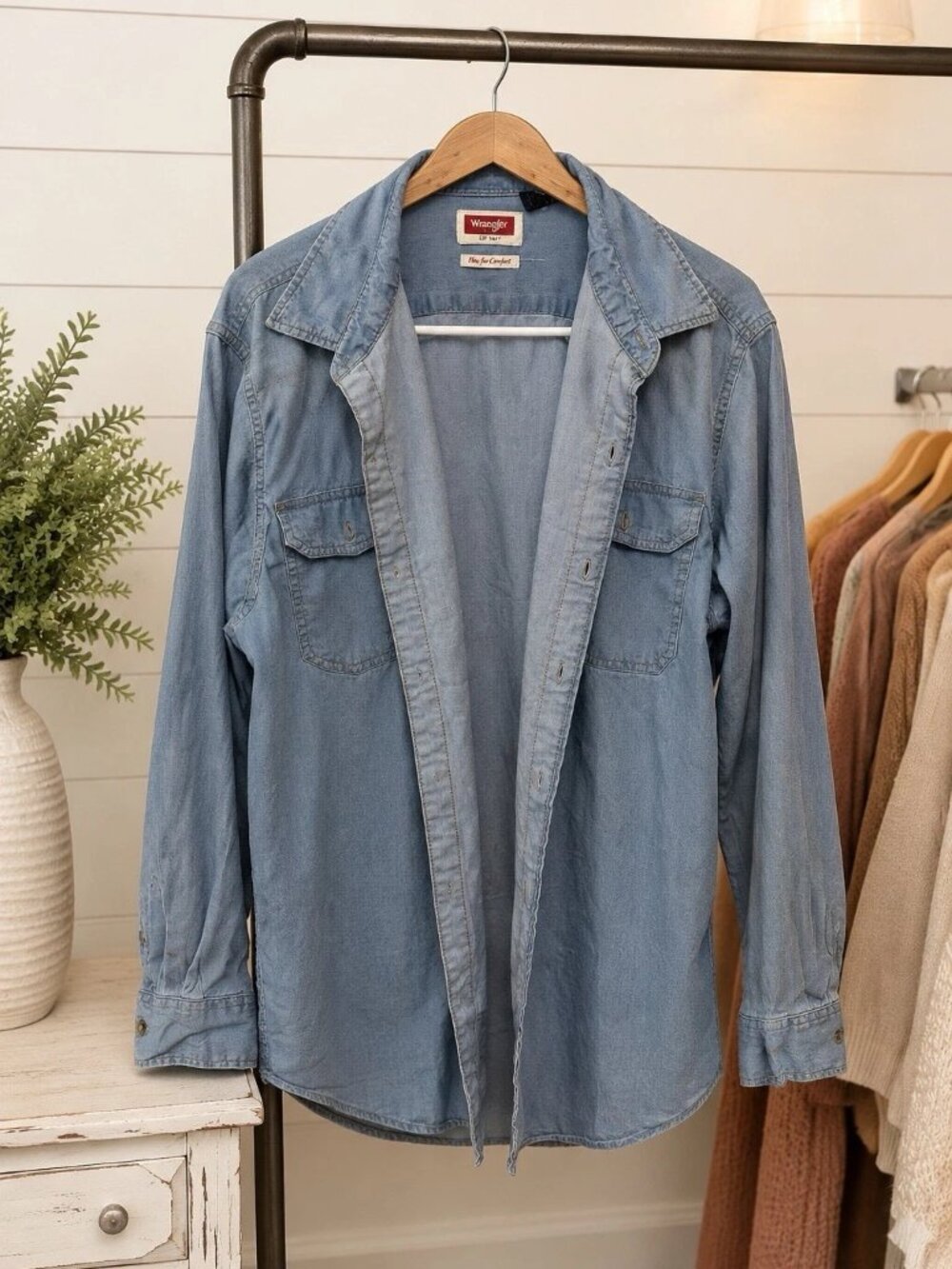 Wrangler Men’s Flex for Comfort Light Wash Denim Button-Up Shirt